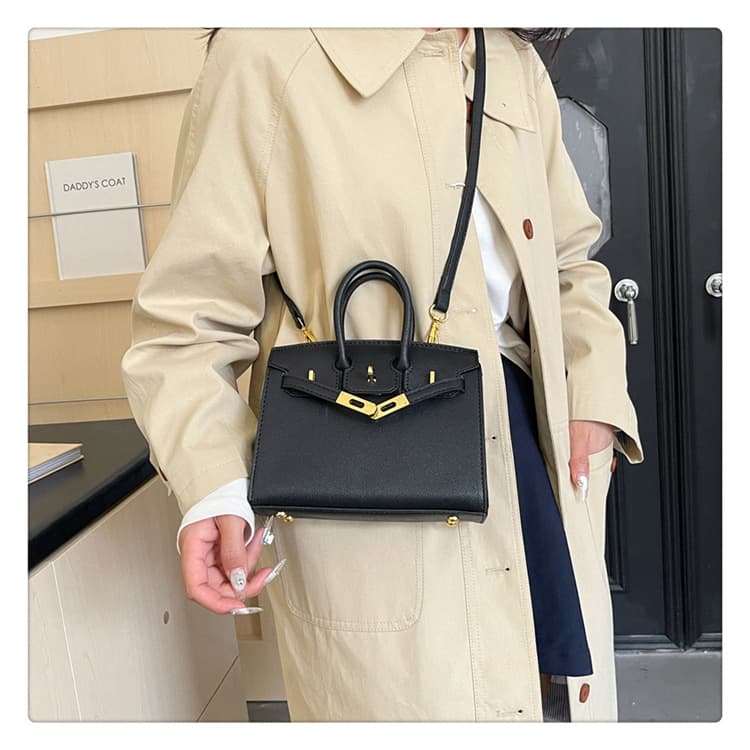 2wayバッグ 上品クラシック金具付き2wayショルダー