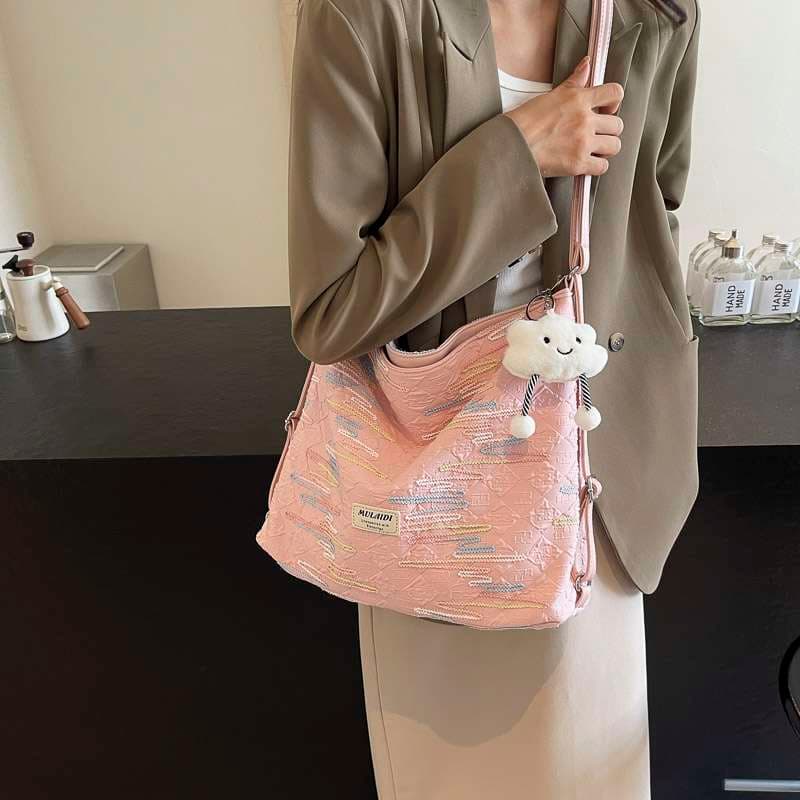 ぬいぐるみチャーム付き 型押しレザー2wayバッグ