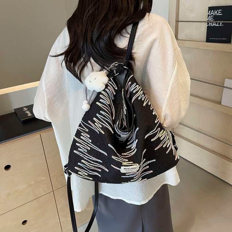 ぬいぐるみチャーム付き 型押しレザー2wayバッグ