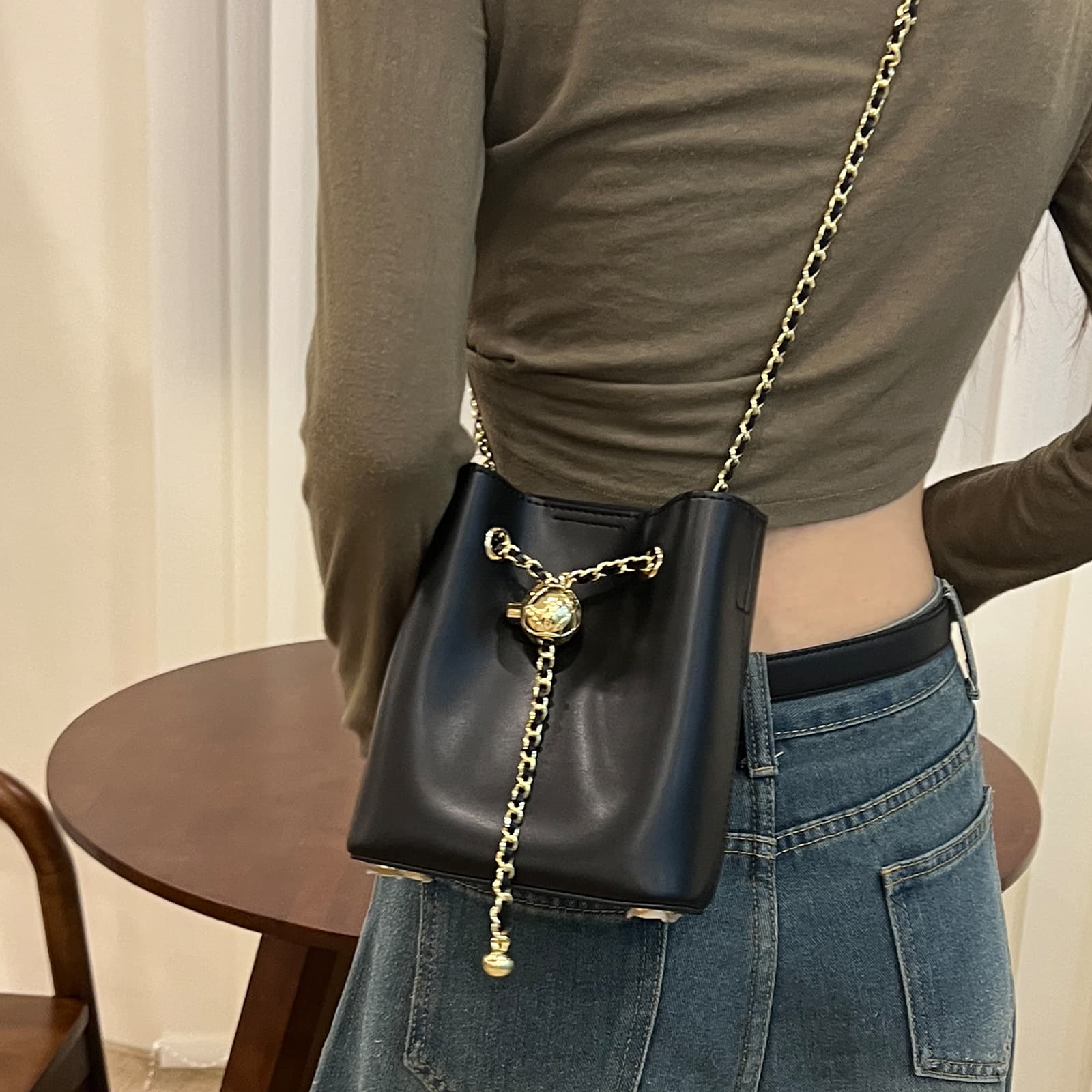 2wayバッグ 上品レザー巾着ショルダー